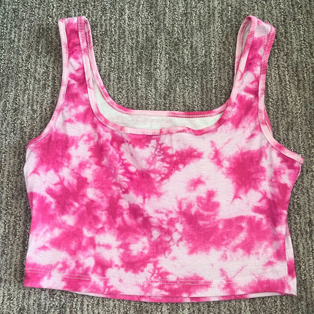 womens cropped bright pink tank top